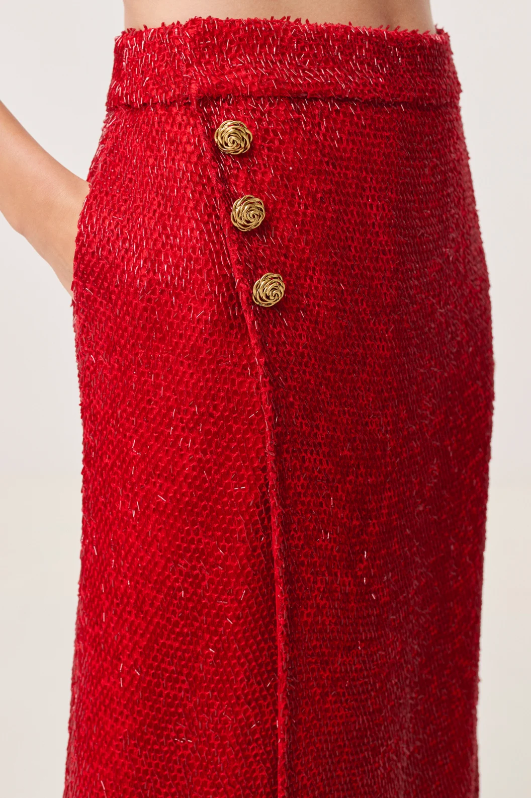 CHÂN VÁY DẠO PHỐ — góc nhìn 2